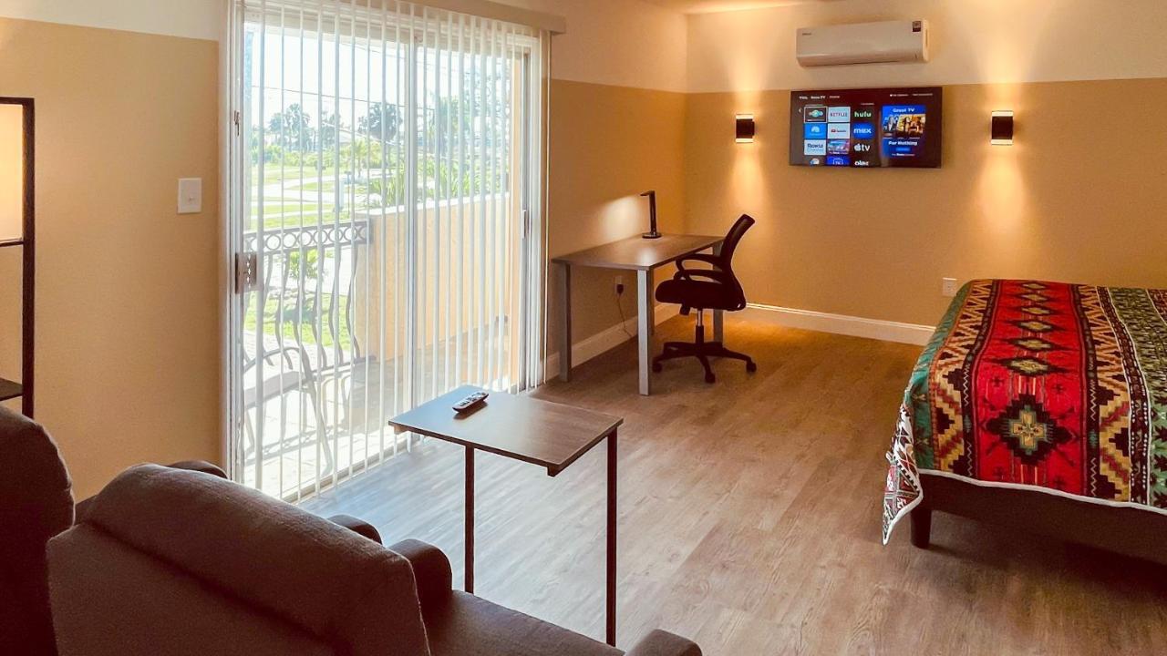White Orchid Apartments Fort Myers Exterior foto